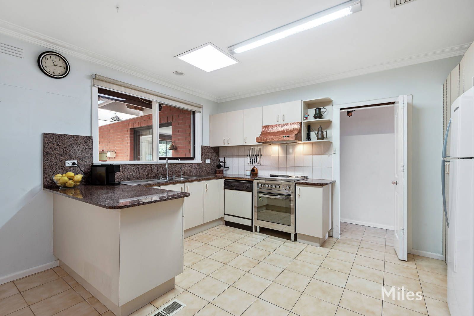 22 Toumlin Grove, Viewbank VIC 3084, Image 2