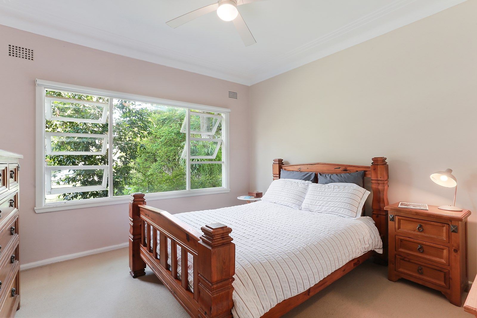 17 Gilbert Place, Frenchs Forest NSW 2086, Image 2