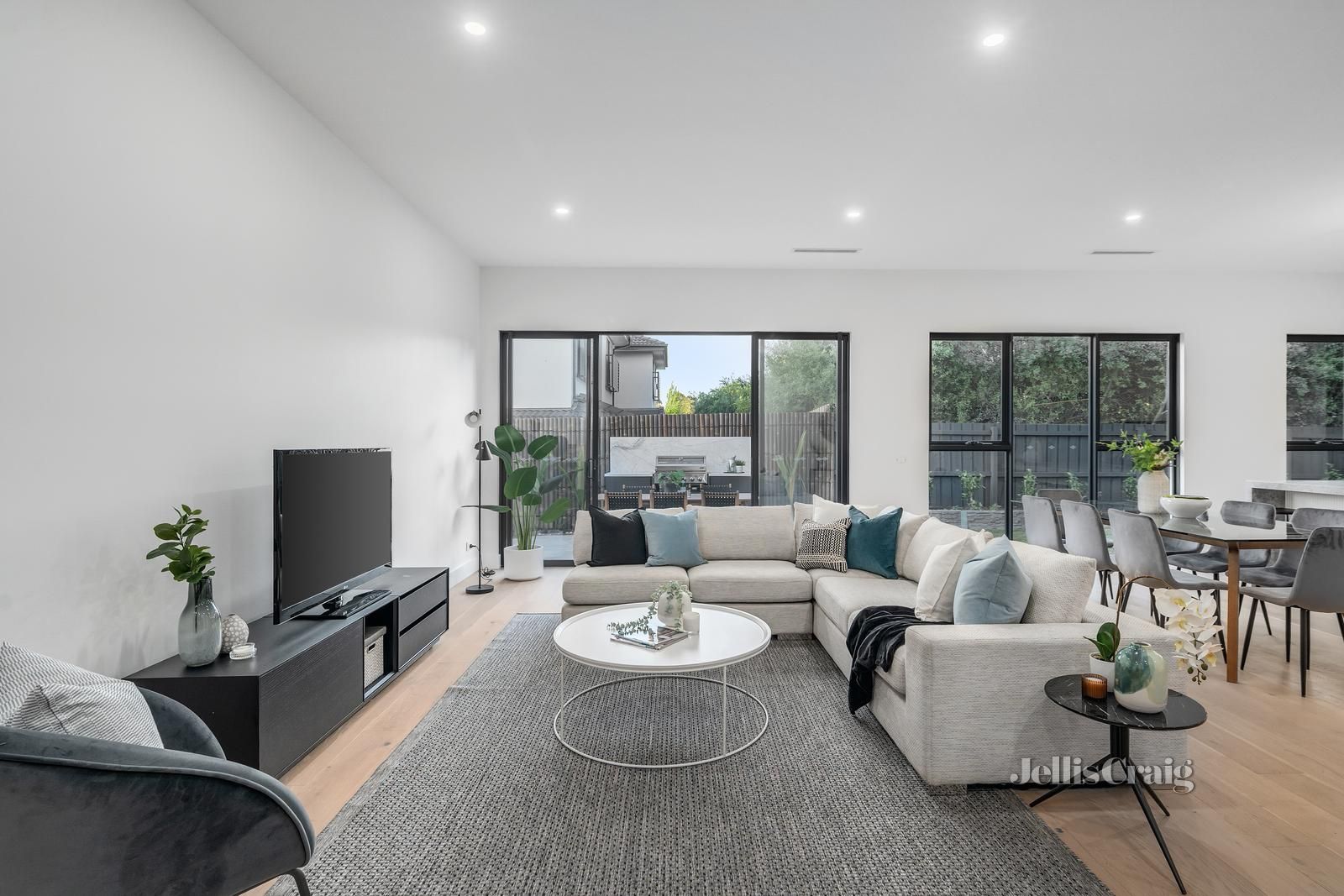 2/17 Ian Grove, Mount Waverley VIC 3149, Image 1