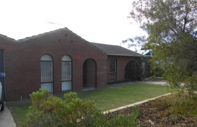 3 bedrooms House in 4 Lindsay Way PADBURY WA, 6025