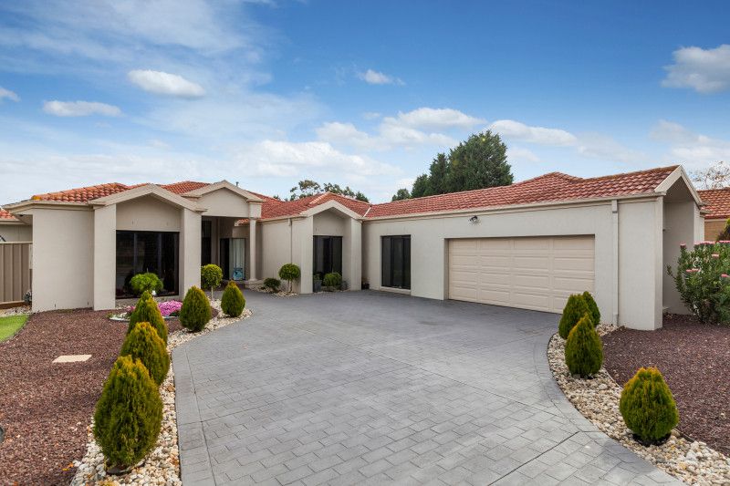 38 St Andrews Close, Hidden Valley VIC 3756, Image 1