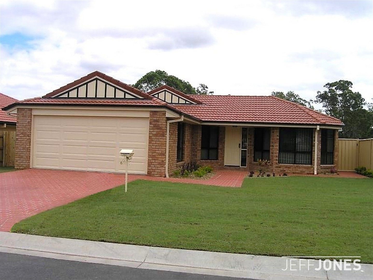 6 Holland Place, Carindale QLD 4152, Image 0