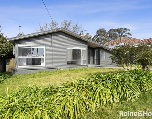 32 Garfield Avenue, Goulburn NSW 2580