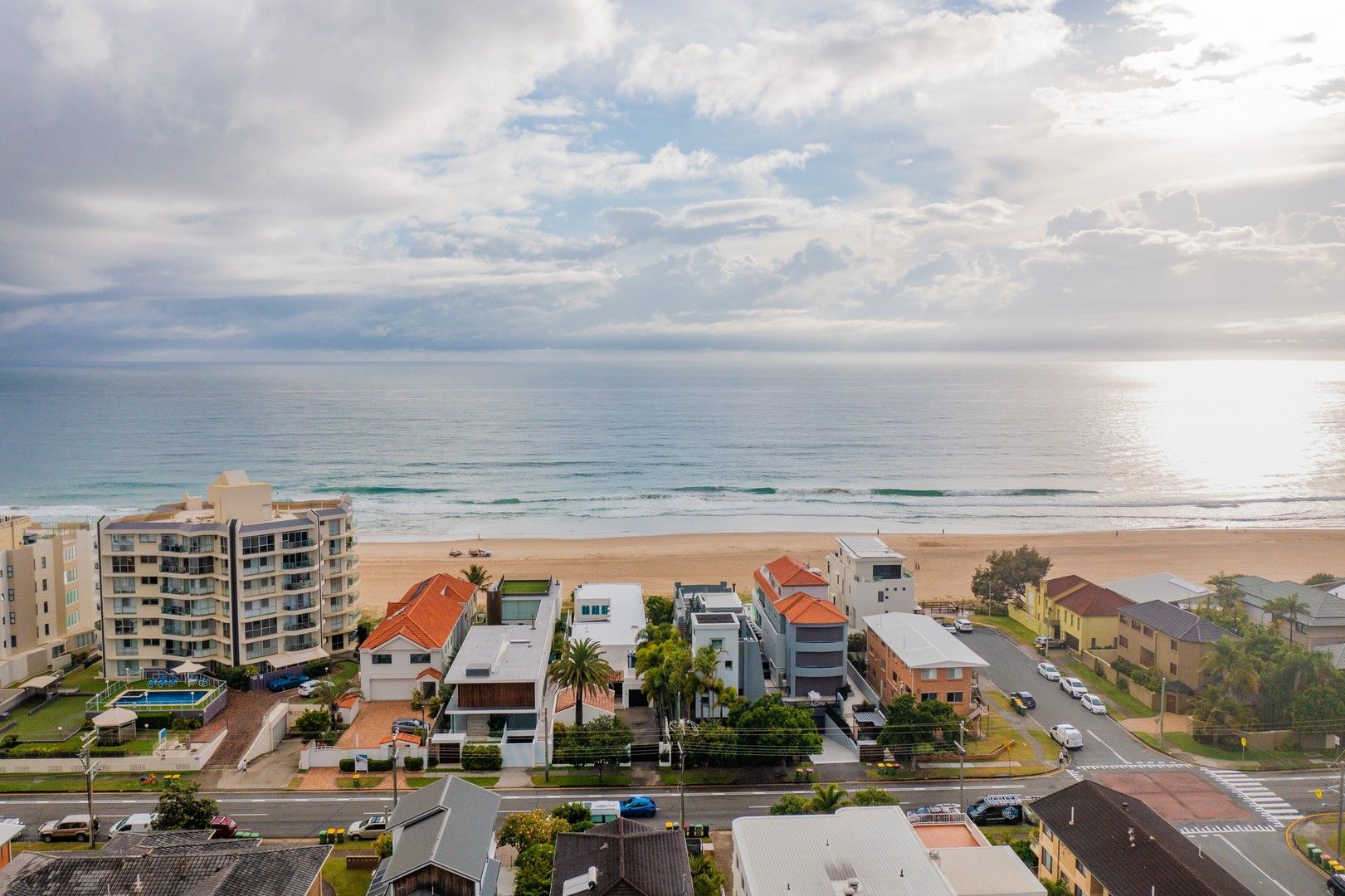 4 bedrooms House in 61 Albatross Avenue MERMAID BEACH QLD, 4218