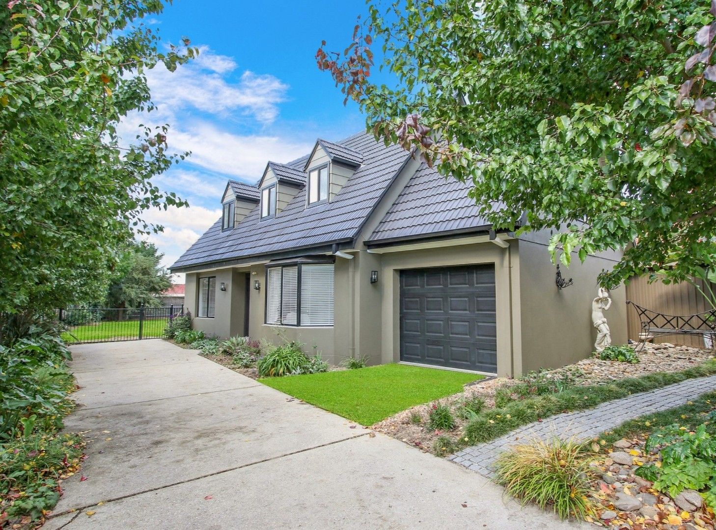 4 bedrooms House in 348 Beechworth Road WODONGA VIC, 3690