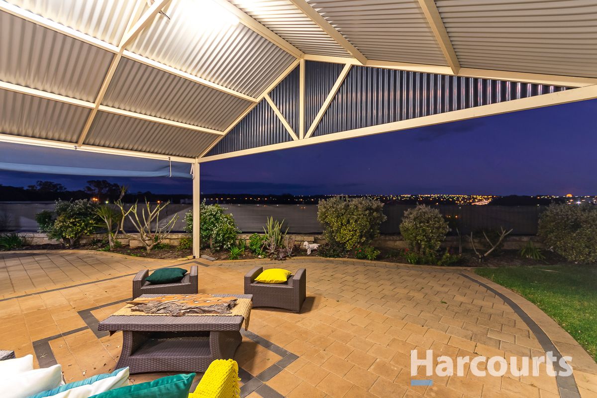 11 Manitoba Court, Joondalup WA 6027, Image 2