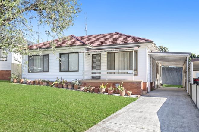 Picture of 37 Elouera Crescent, KANAHOOKA NSW 2530