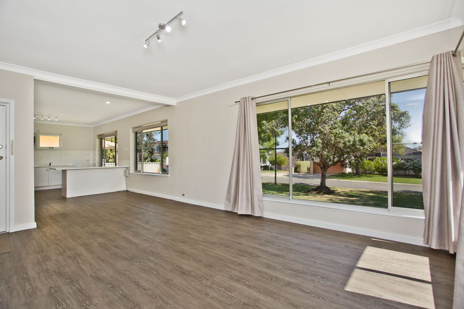 4 Success Crescent, Salter Point WA 6152 - House For Rent - $850 | Domain