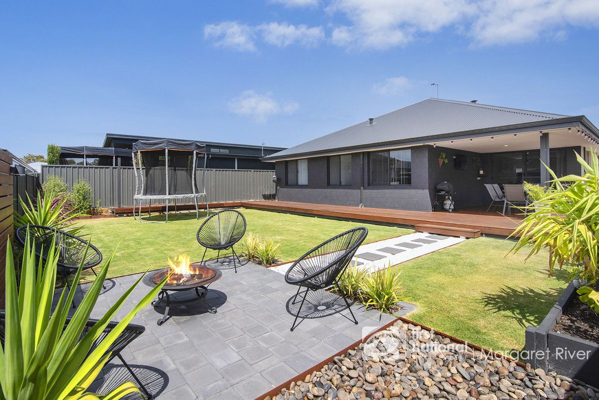 22 Greenwood Avenue, Margaret River WA 6285, Image 2