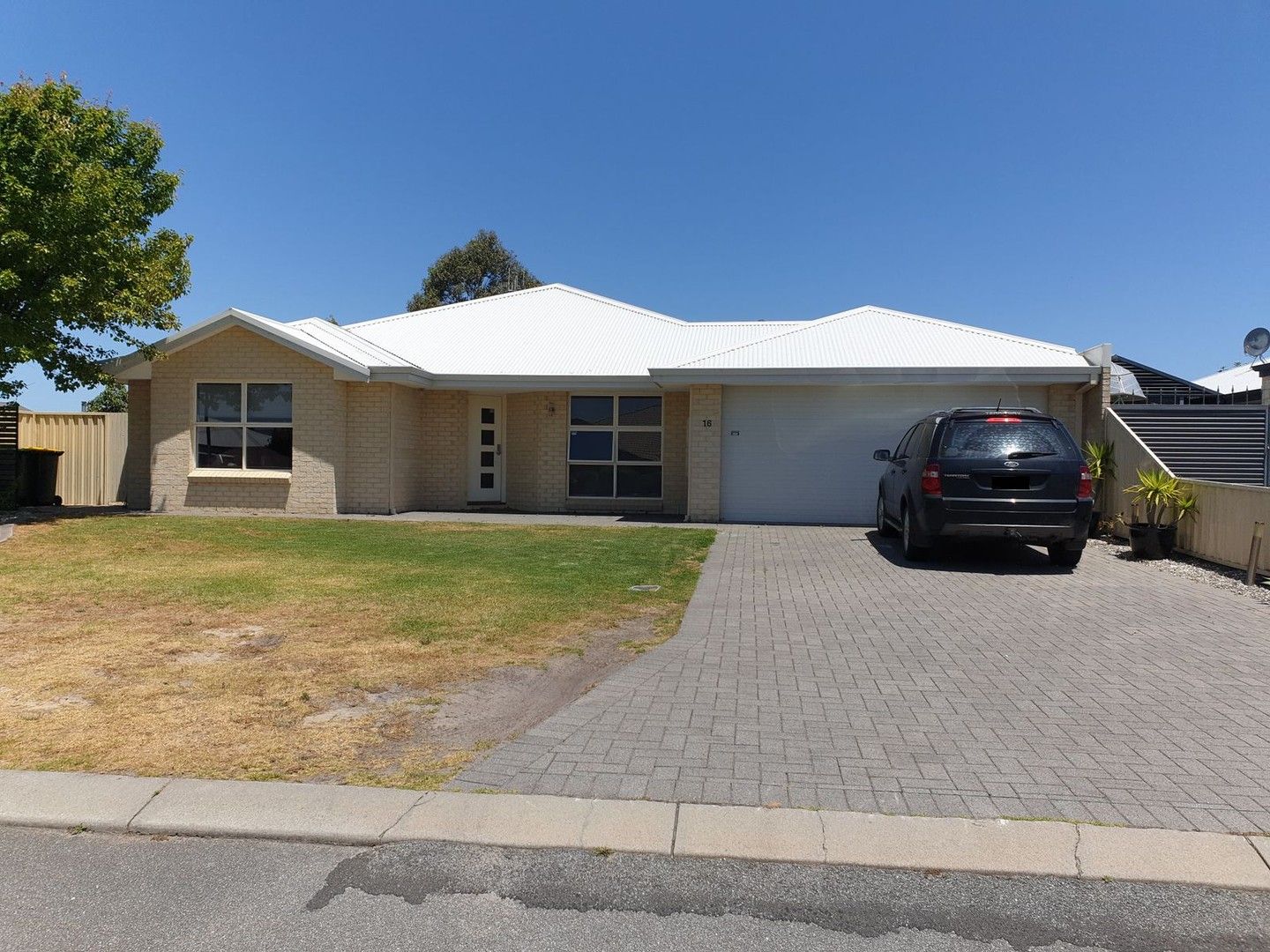 4 bedrooms House in 16 Dorado Bend MCKAIL WA, 6330