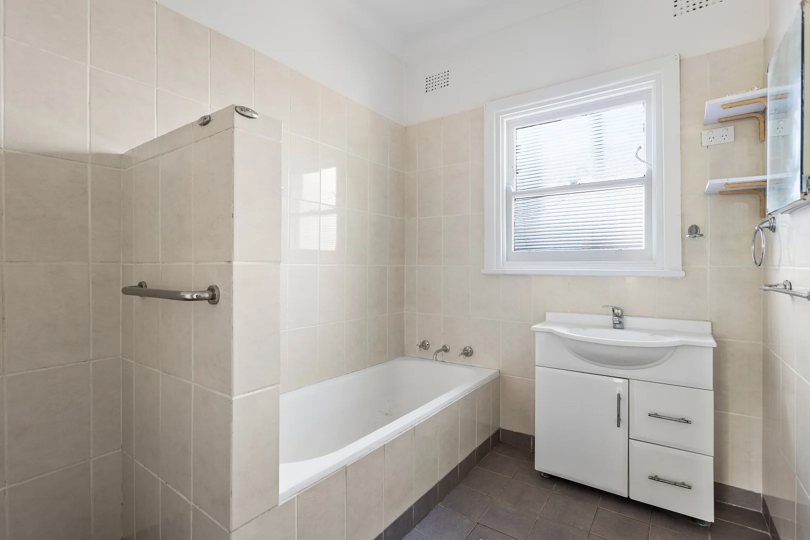 Additional image 5 of 22 Dumfries Avenue, Mount Ousley NSW 2519