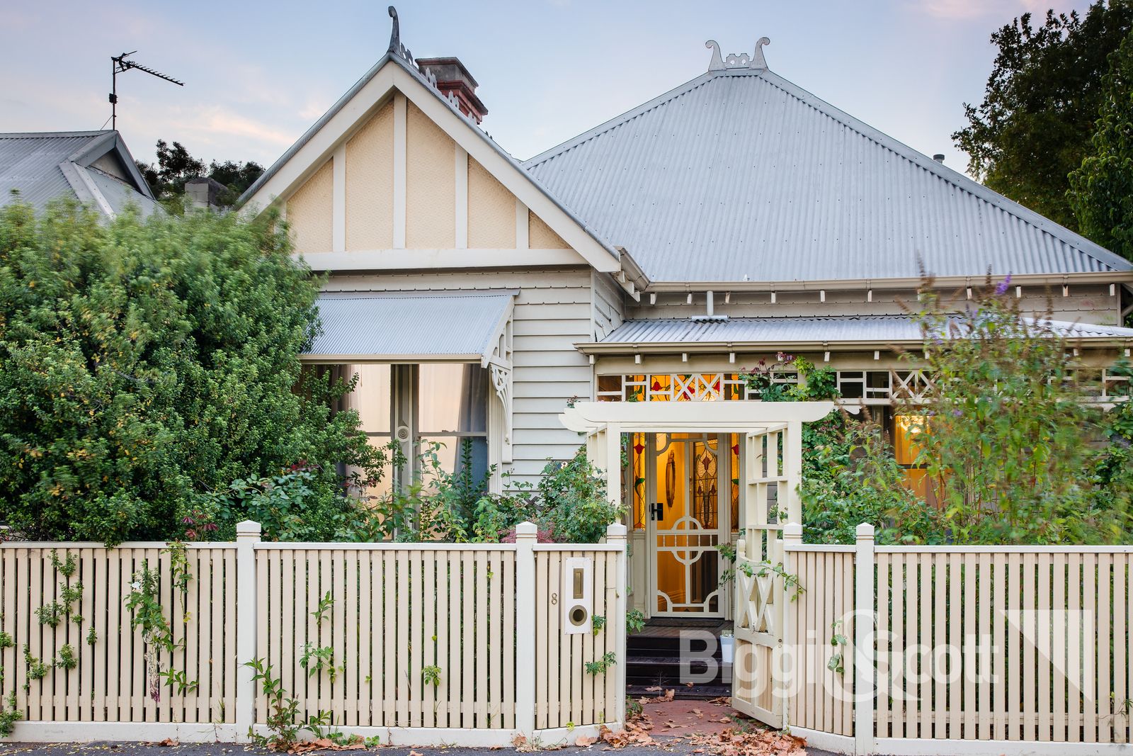 Property Report for 8 Ripon Street South, Ballarat Central VIC 3350