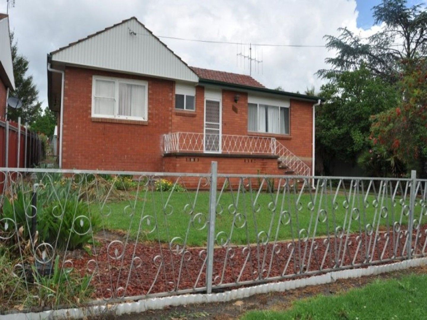 4 bedrooms House in 284 Durham Street BATHURST NSW, 2795