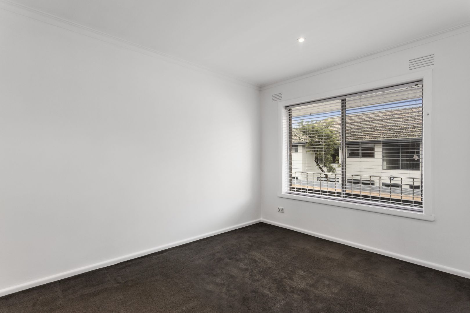 8/24 Margaret Street, Carnegie VIC 3163, Image 2