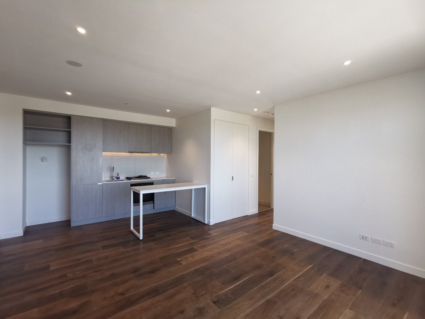 2 bedrooms Apartment / Unit / Flat in 607/6 Mater Street COLLINGWOOD VIC, 3066