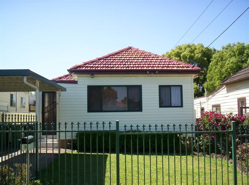 3 bedrooms House in 3 Rossiter Street GRANVILLE NSW, 2142