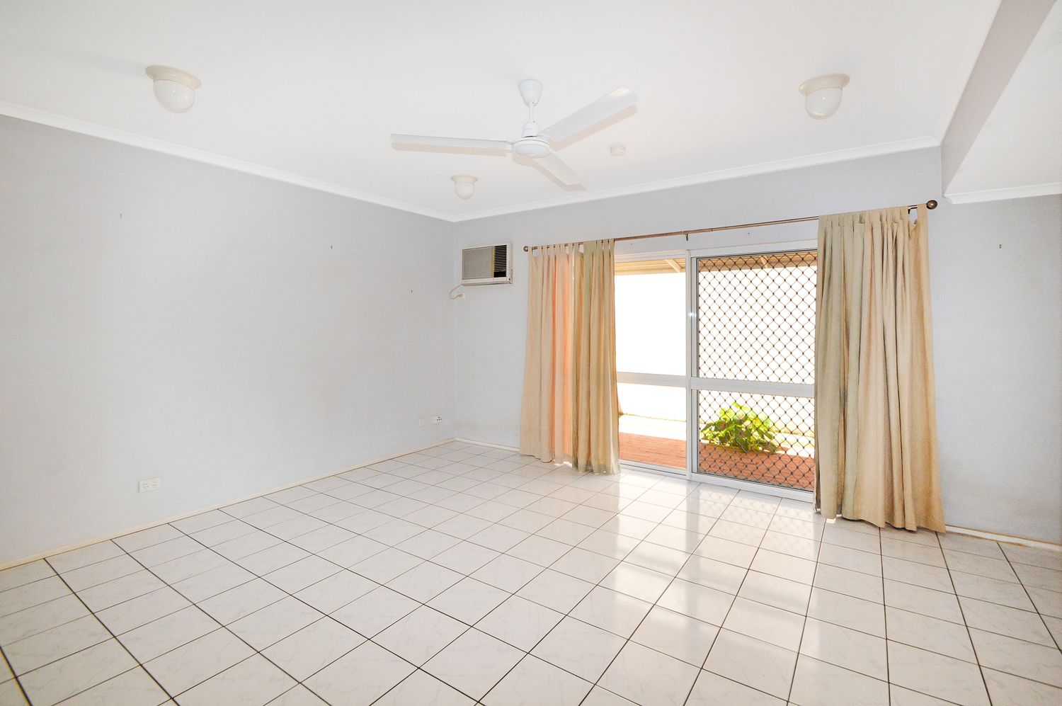 Trinity Beach QLD 4879 2 beds apartment for Rent, 395 per week