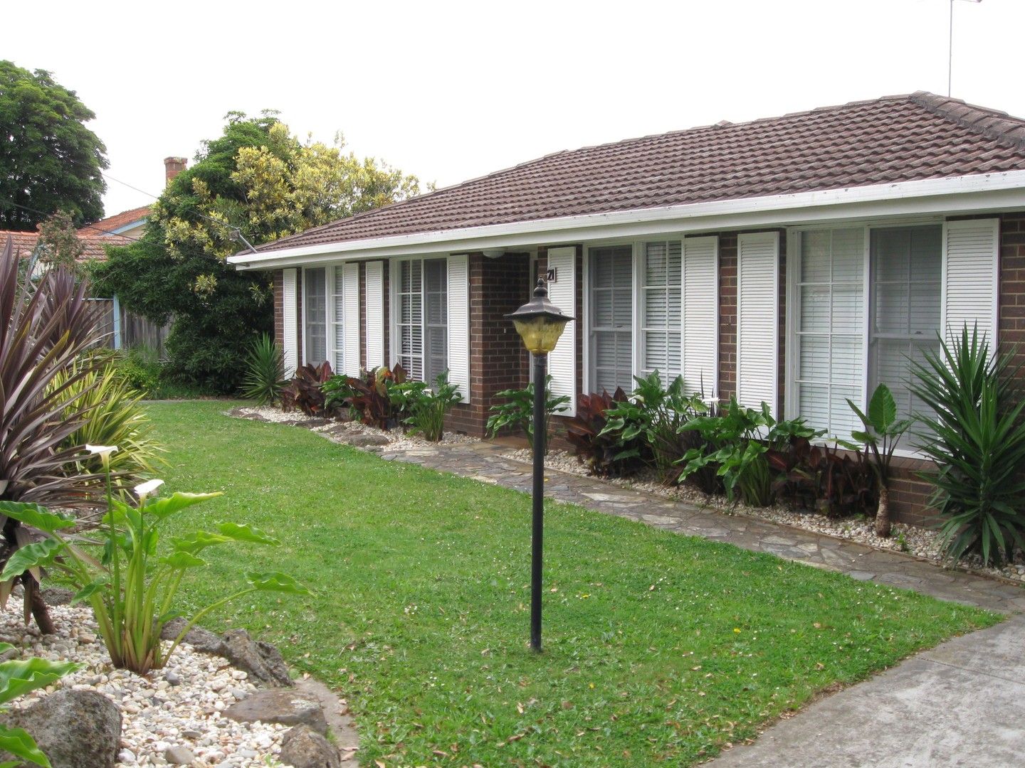 3 bedrooms Apartment / Unit / Flat in 1/21 Wellington Road BOX HILL VIC, 3128