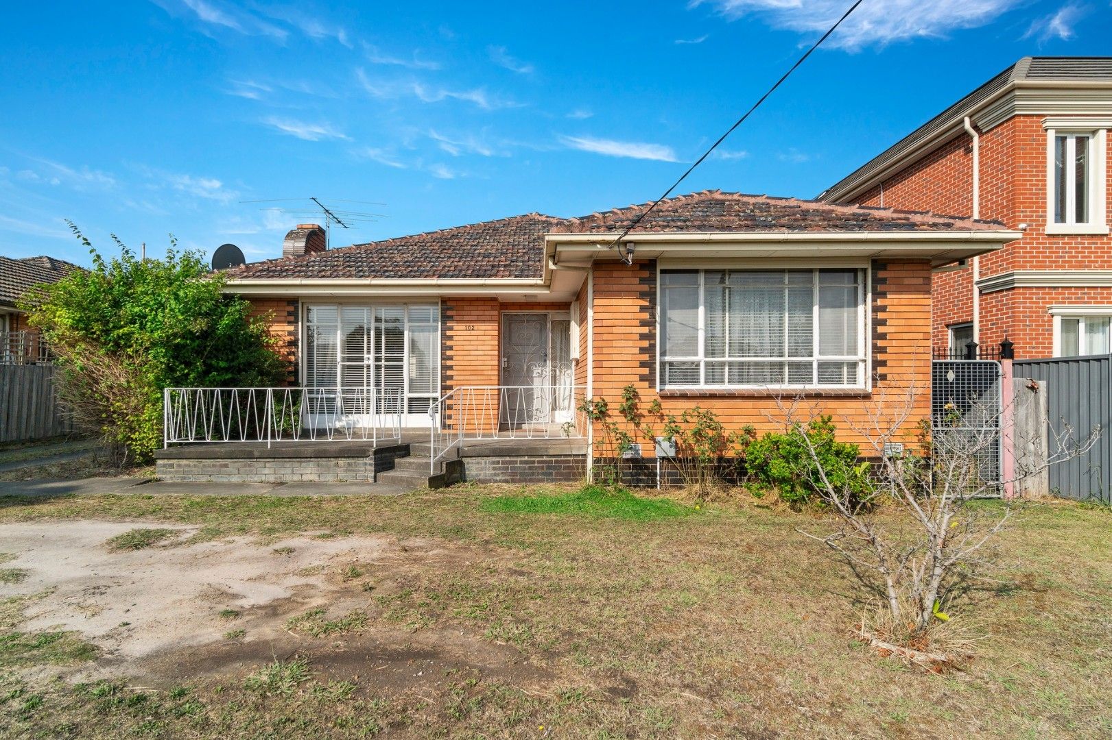 102 Blackburn Road, Doncaster East VIC 3109 House For Rent 600