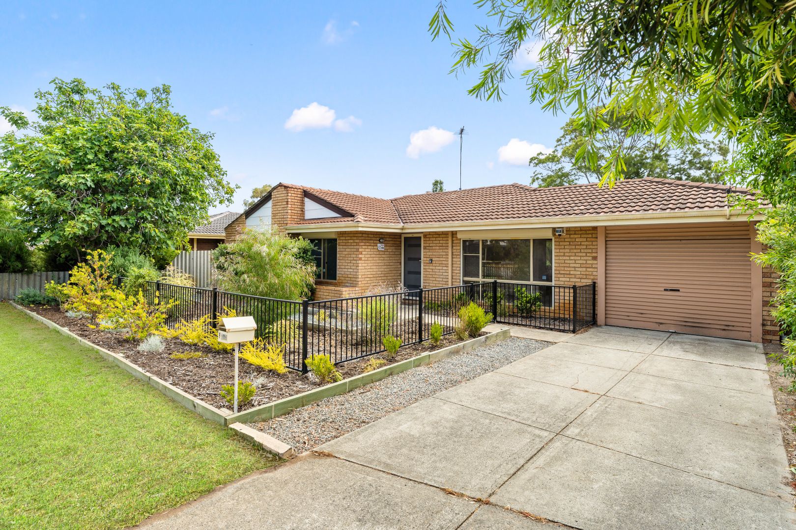 9 Soraya Place, Cooloongup WA 6168 House For Rent 500 Domain