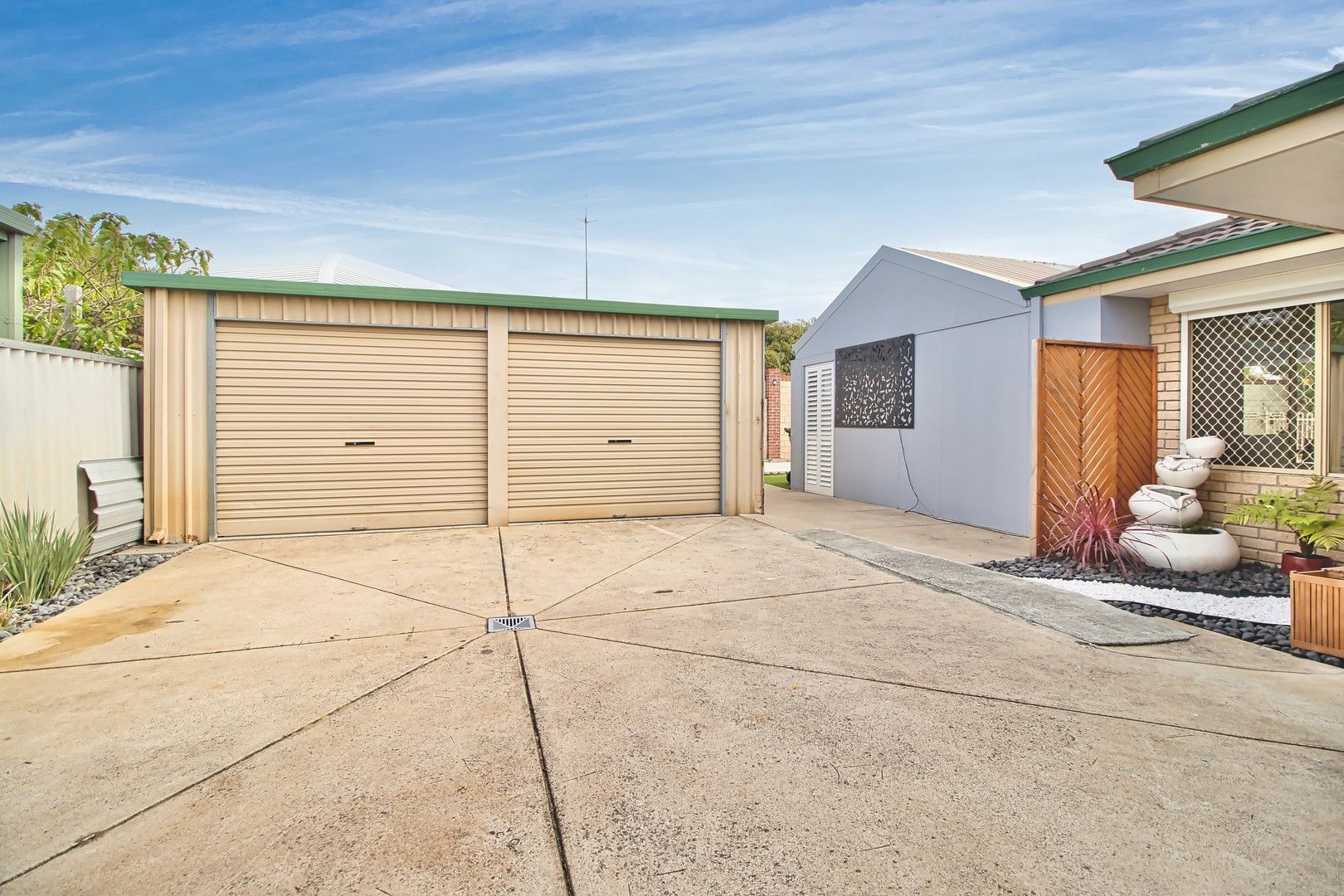 12 Meadow Court, Cooloongup WA 6168, Image 2