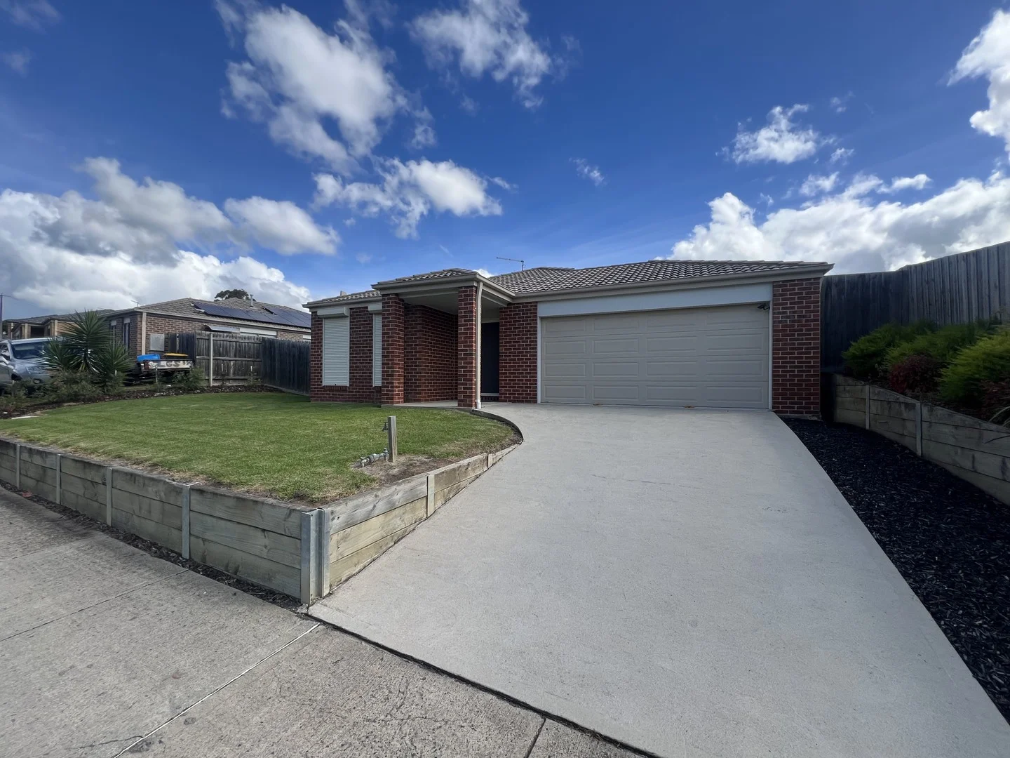 33 Churinga Drive, Churchill VIC 3842