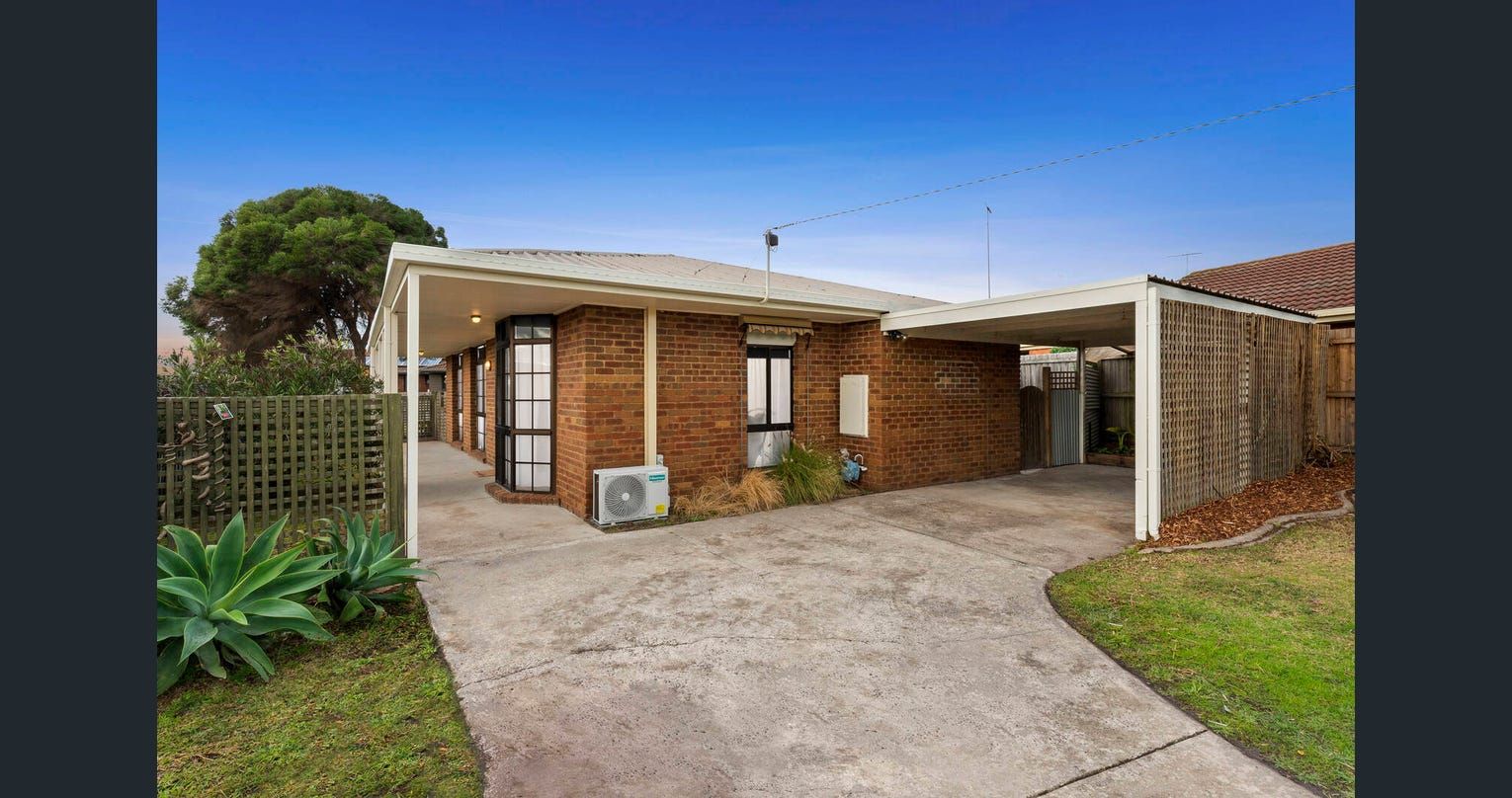 3 bedrooms House in 11 Camira Court GROVEDALE VIC, 3216