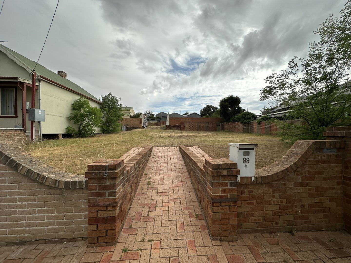 99-101 Clarinda Street, Parkes NSW 2870, Image 2