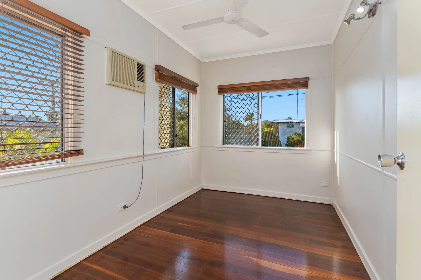 Additional image 7 of 258 Elphinstone Street, Koongal QLD 4701