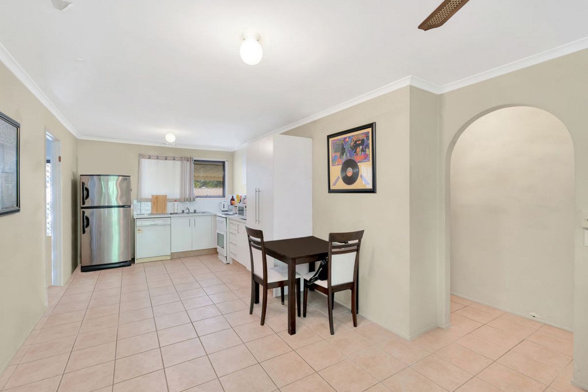 2/10 Gumbeel Court, Highland Park QLD 4211, Image 2