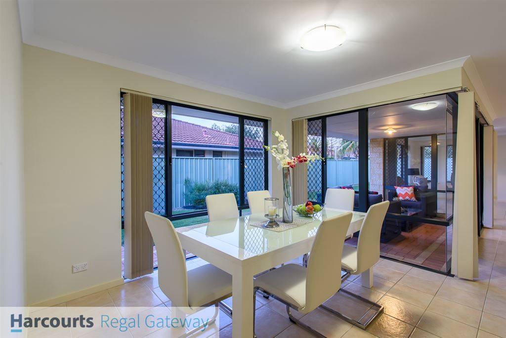 186 Brenchley Drive, Atwell WA 6164, Image 2