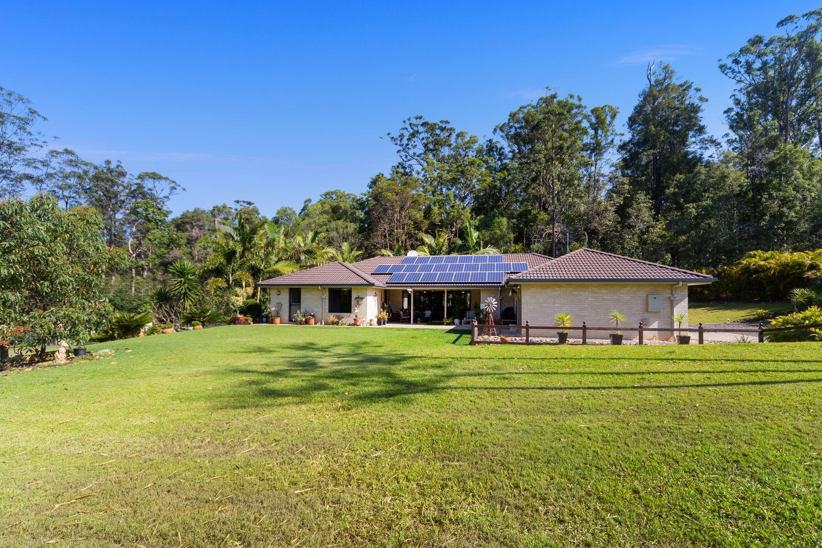 4 bedrooms Acreage / Semi-Rural in 2 Belwood Pl POMONA QLD, 4568