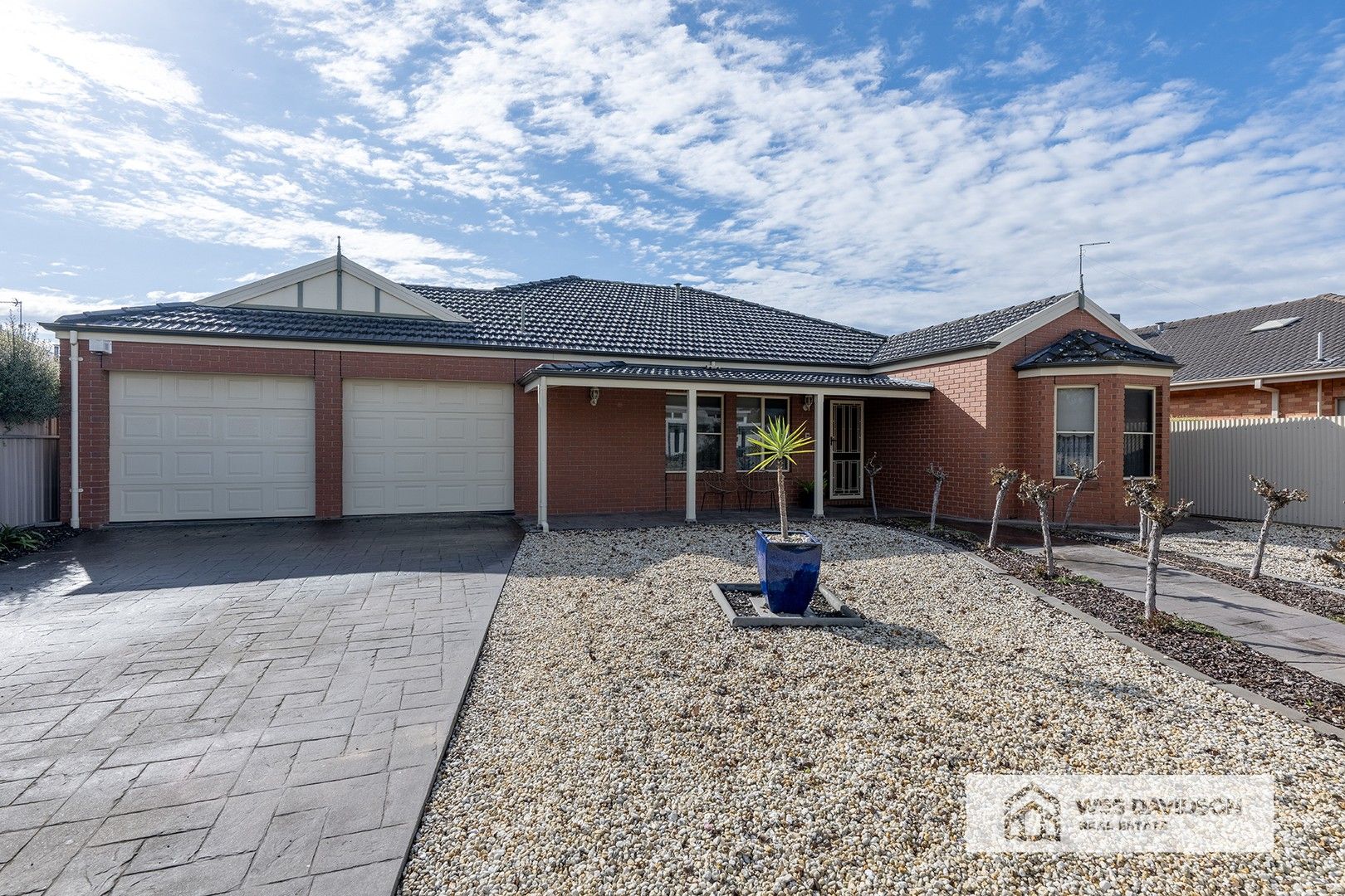 4 bedrooms House in 158 Barnes Boulevard HORSHAM VIC, 3400