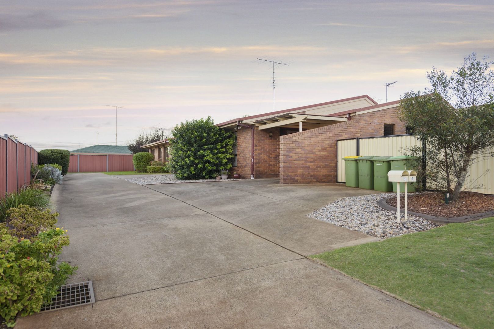 2/4 Heinemann Court, Kearneys Spring QLD 4350, Image 1