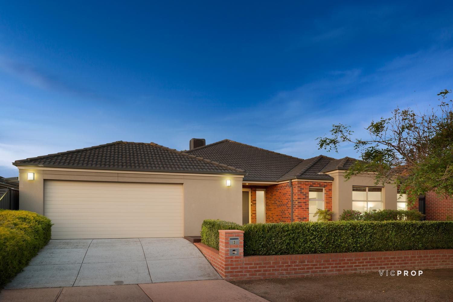 3 Buckmaster Grange, Point Cook VIC 3030, Image 1