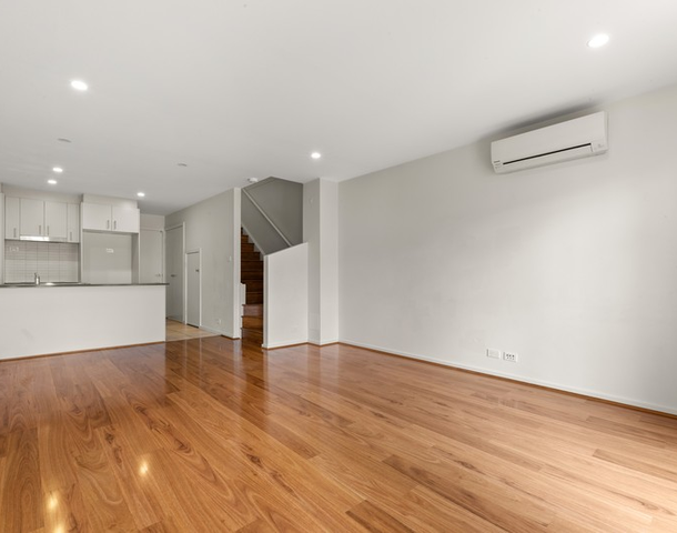 22/21 Bakewell Street, Coombs ACT 2611