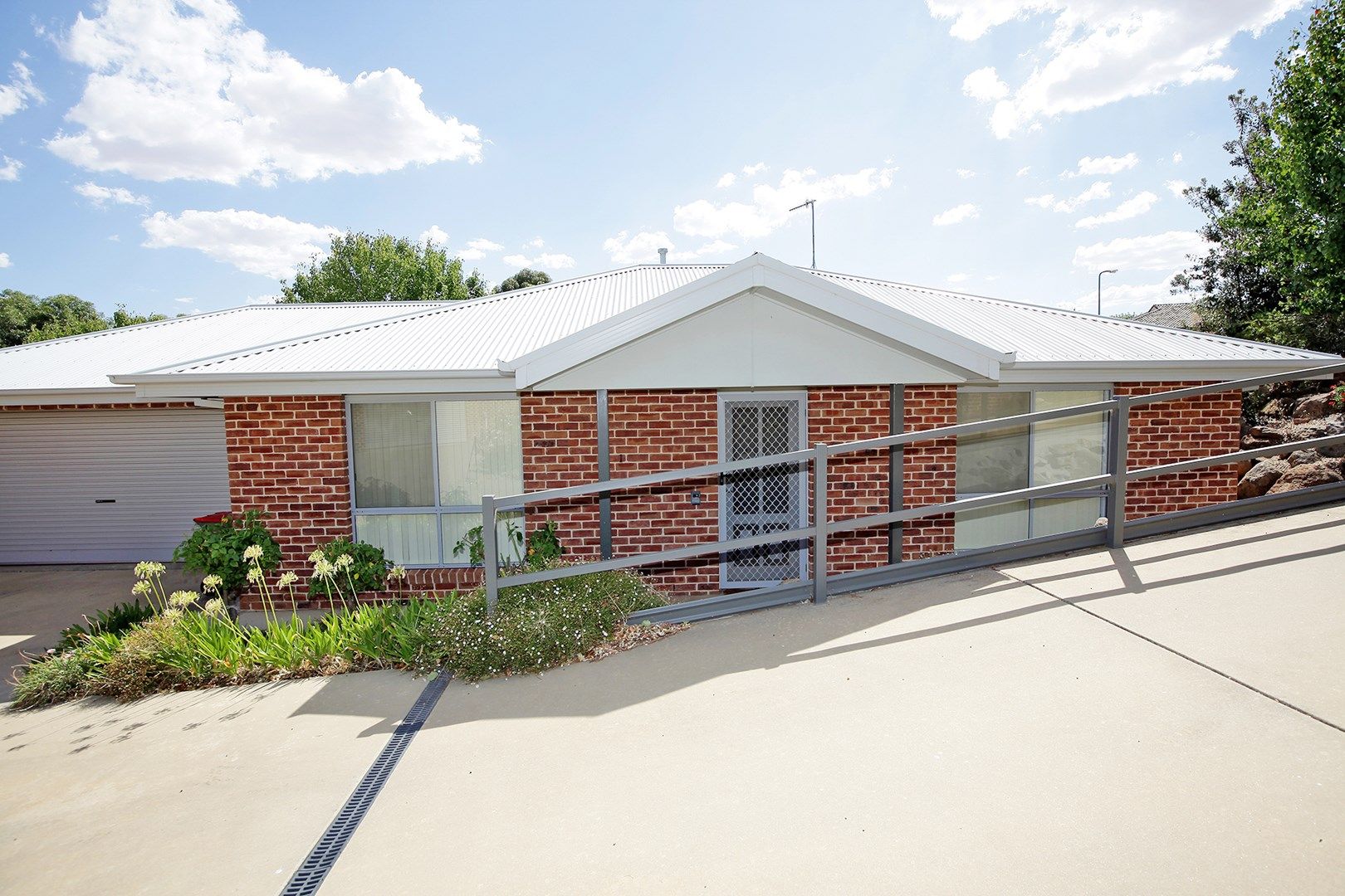 1/6 Banksia Place, Junee NSW 2663, Image 0