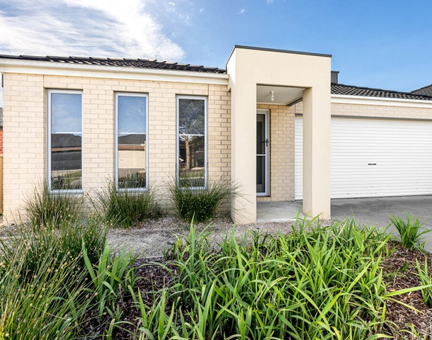 17 Whidburn Place, Sebastopol VIC 3356