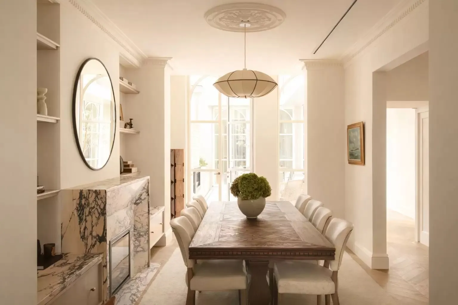 Standout Luxurious Terrace Exquisitely Renovated for Premier Living - Więcej