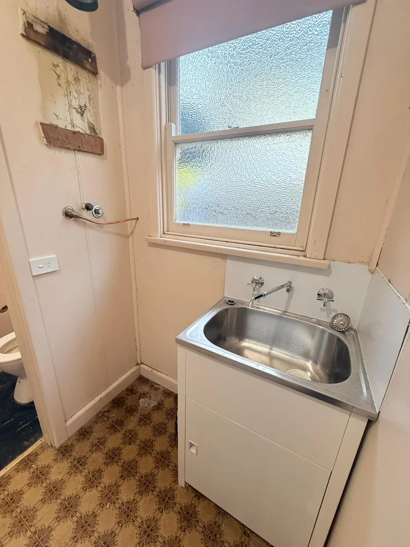 Additional image 7 of 2/356A Aberdeen Street, Manifold Heights VIC 3218