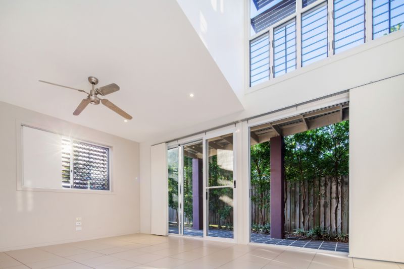 Unit 1/8 'Trade Winds' Hervey Street, Scarness QLD 4655, Image 2