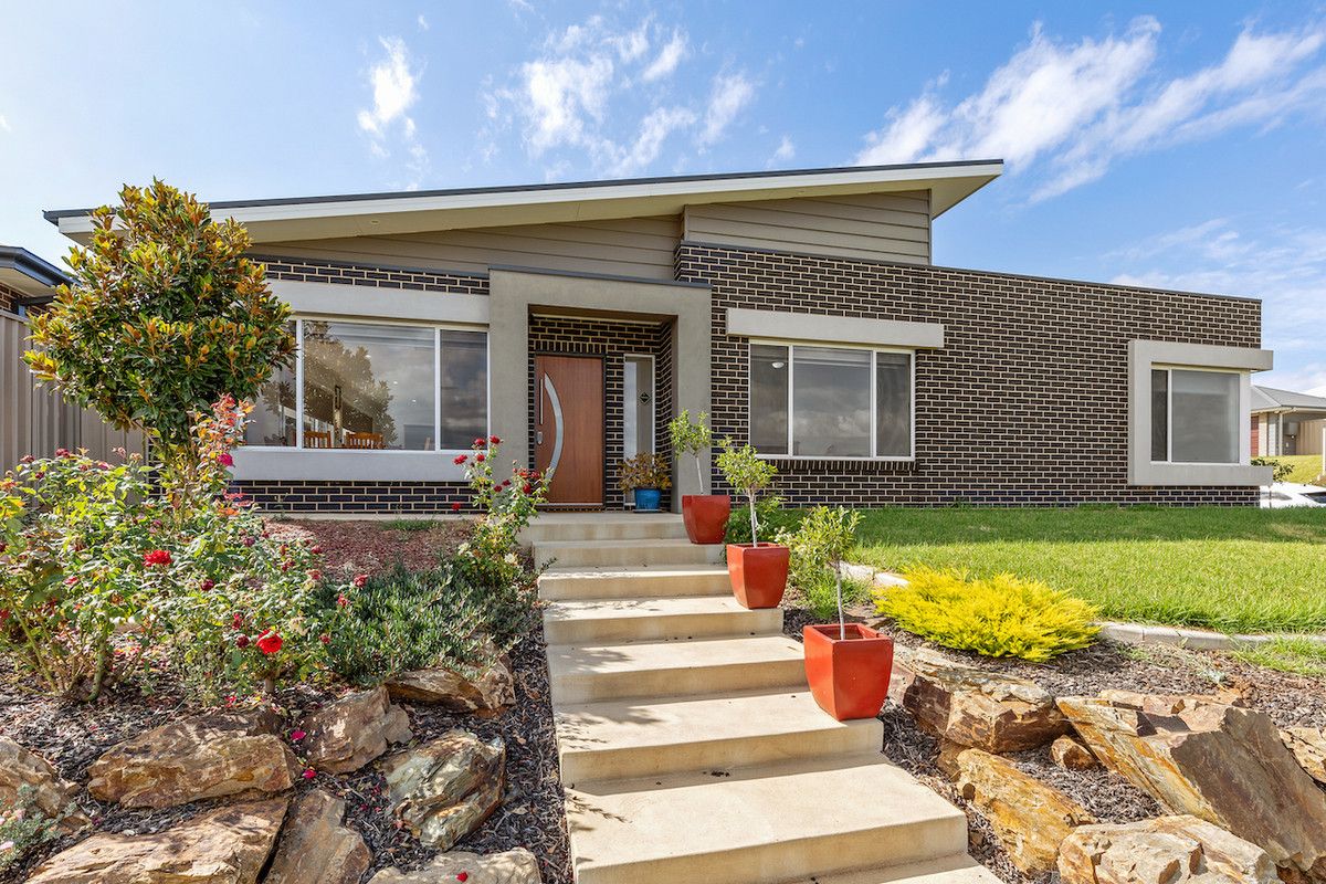 3 bedrooms Villa in 117 Brooklyn Drive BOURKELANDS NSW, 2650