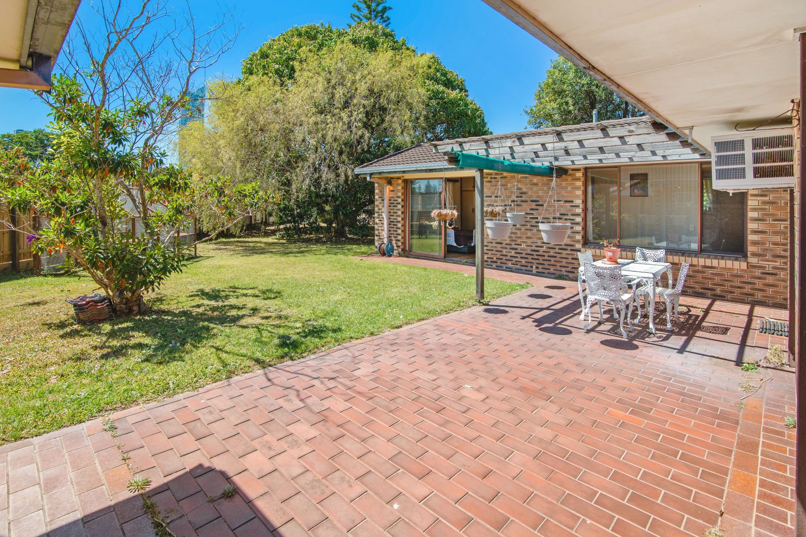 9 Milan Court, Isle Of Capri QLD 4217, Image 2