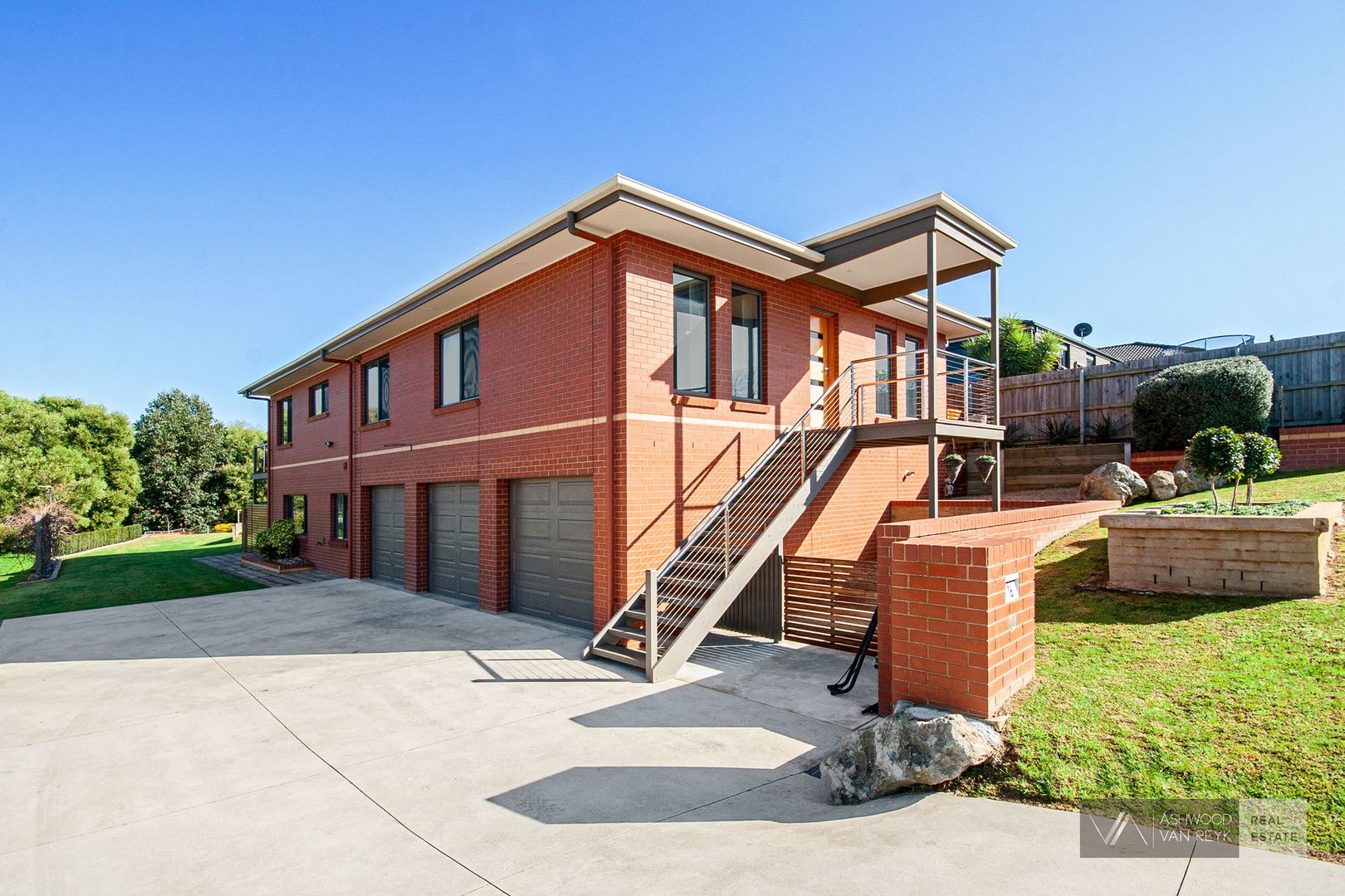 16 Ballantine St, Bairnsdale VIC 3875, Image 1