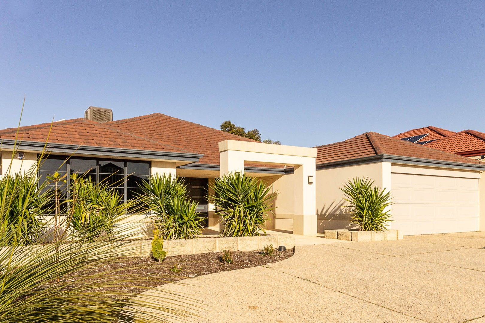 4 bedrooms House in 44 Mona Vale Loop ELLENBROOK WA, 6069