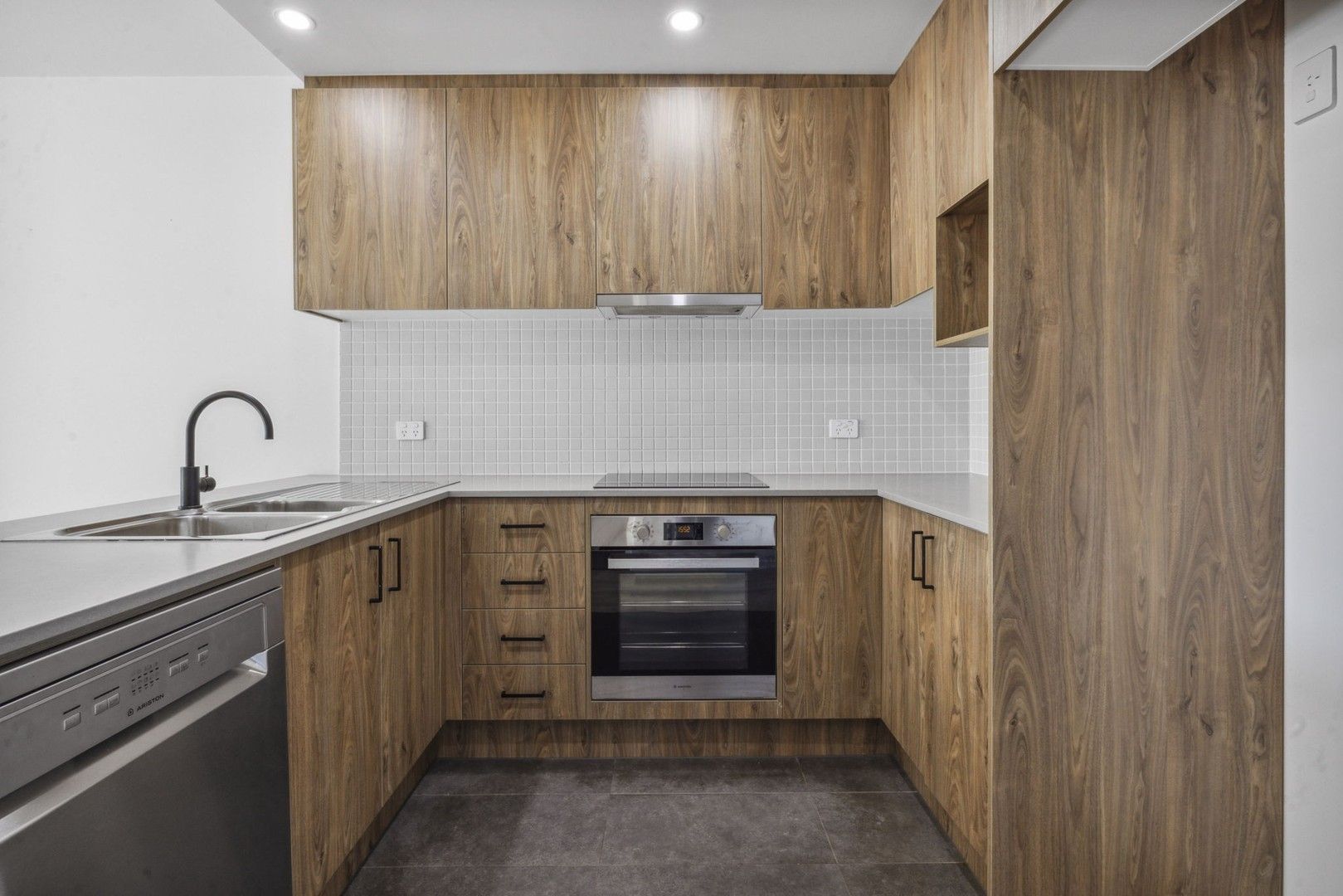 3 bedrooms Townhouse in 9A Cornelius St COOMBS ACT, 2611