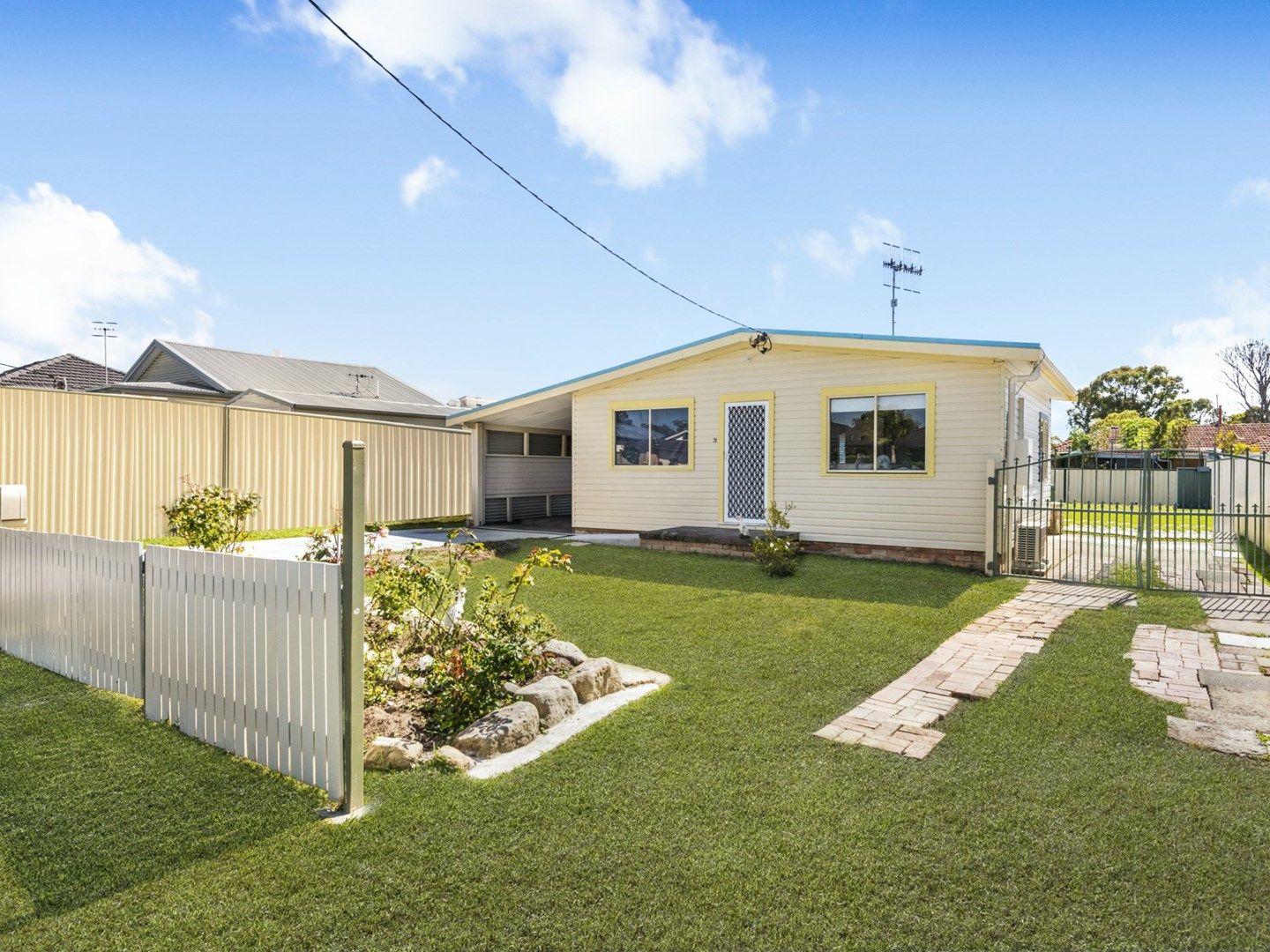 31 Wall Road, Gorokan NSW 2263, Image 0