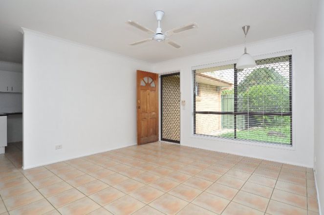 Unit 2/2 Cassandra Cres, Labrador QLD 4215, Image 1