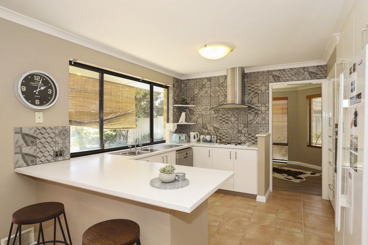 28 Balladong Loop, Carramar WA 6031, Image 2