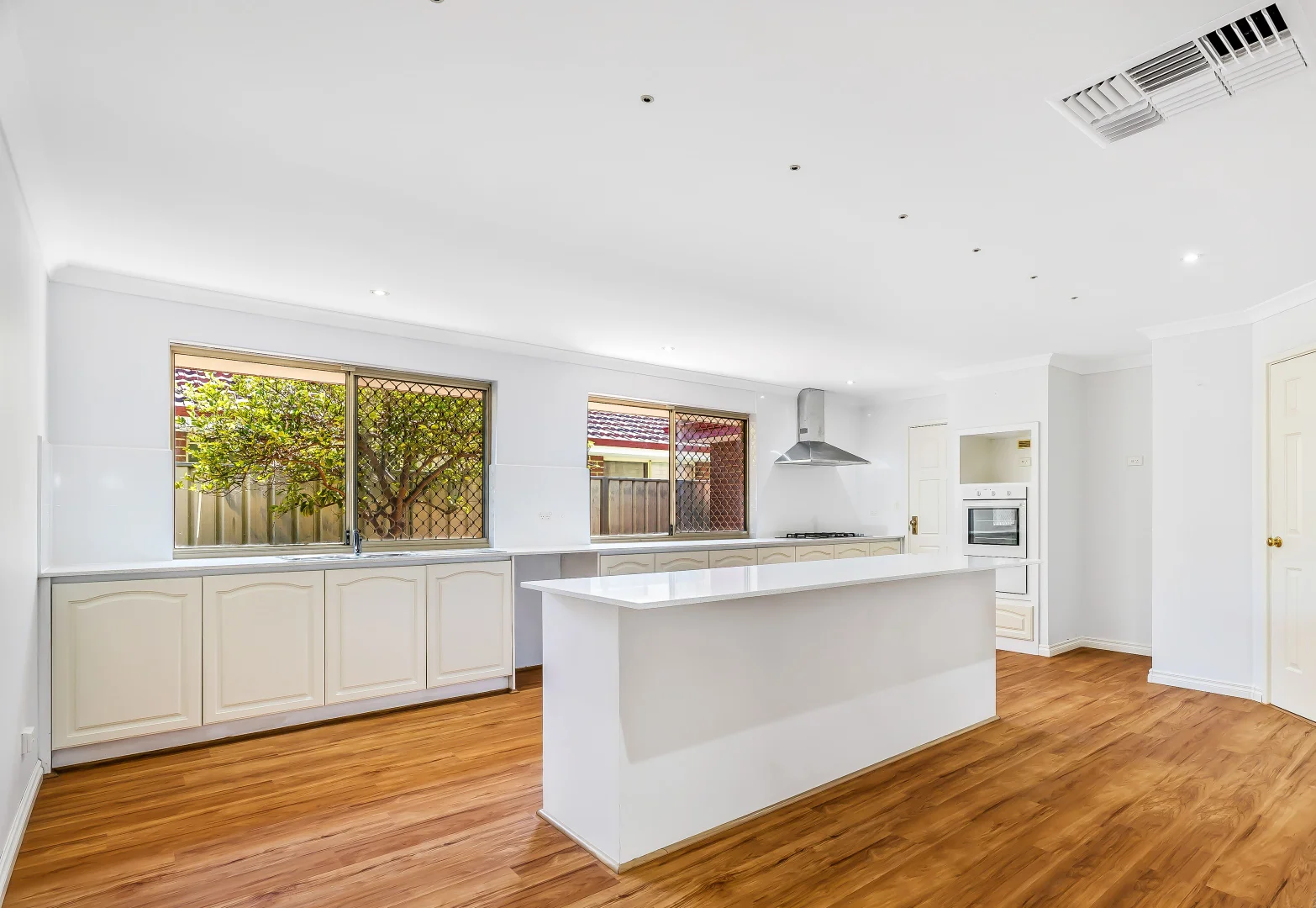 Additional image 9 of 18 Lakehurst Way, Atwell WA 6164